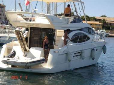 AZIMUT 46 14m93 de long