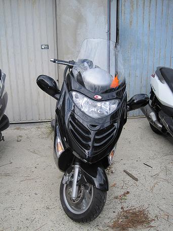 Kymco
 GRAND DINK 125 