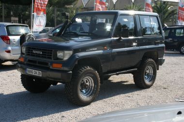 TOYOTA LAND CRUISER