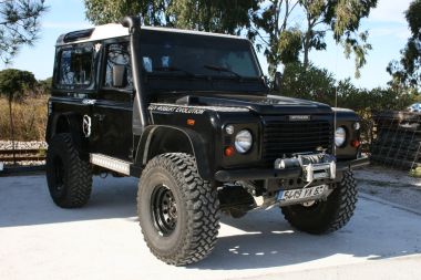 LAND ROVER
 90 DEFENDER