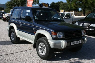 MITSUBISHI PAJERO