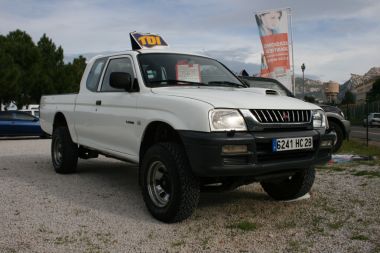 MITSUBISHI L200