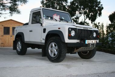 LAND ROVER
 90 DEFENDER