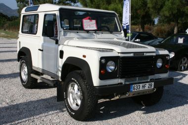 LAND ROVER
 90 DEFENDER