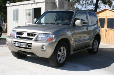 MITSUBISHI PAJERO