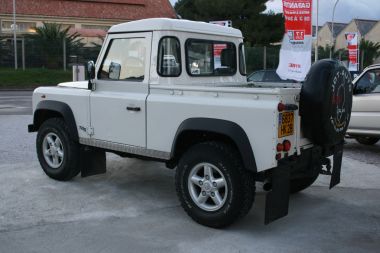 LAND ROVER
 90 DEFENDER