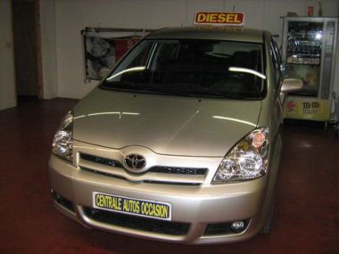 TOYOTA COROLLA VERSO