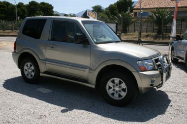 MITSUBISHI PAJERO