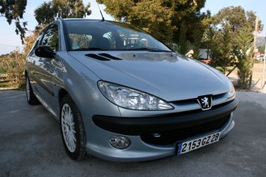 PEUGEOT 206