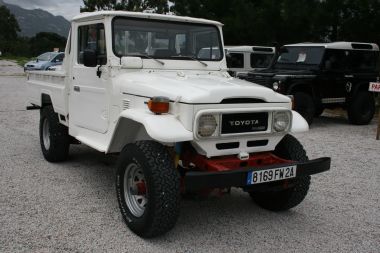 TOYOTA LAND CRUISER