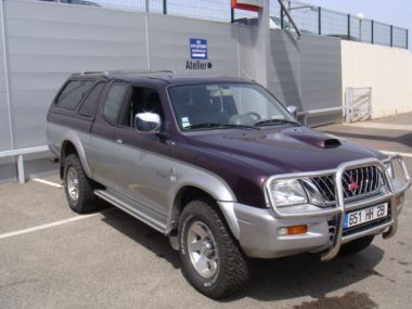 MITSUBISHI L200