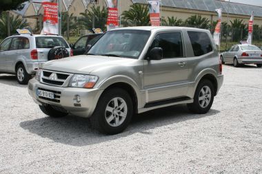 MITSUBISHI PAJERO