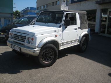 SUZUKI
 SAMURAI