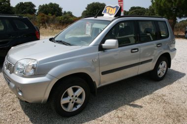 NISSAN
 X-TRAIL