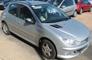 PEUGEOT 206