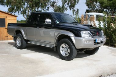 MITSUBISHI L200