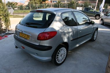 PEUGEOT 206