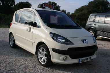 PEUGEOT 107