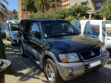 MITSUBISHI PAJERO