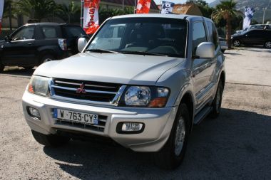 MITSUBISHI PAJERO