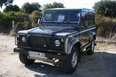 LAND ROVER
 90 DEFENDER