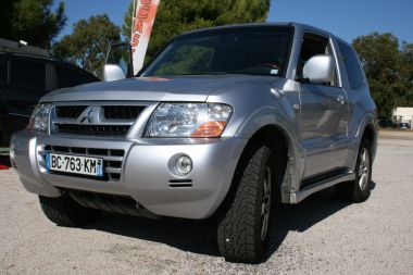 MITSUBISHI PAJERO