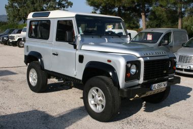 LAND ROVER
 90 DEFENDER