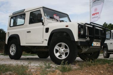 LAND ROVER
 90 DEFENDER