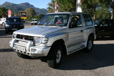 MITSUBISHI PAJERO