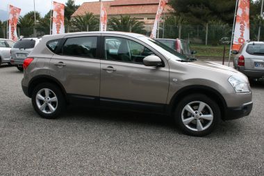 NISSAN
 Qashqai