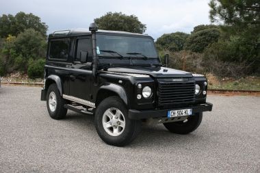 LAND ROVER
 90 DEFENDER