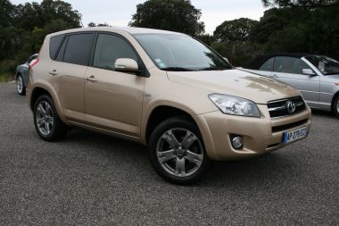 TOYOTA RAV4