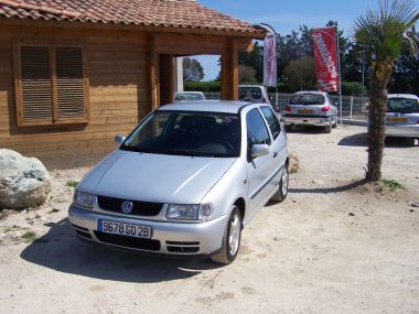 VOLKSWAGEN POLO