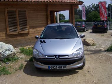 PEUGEOT 206