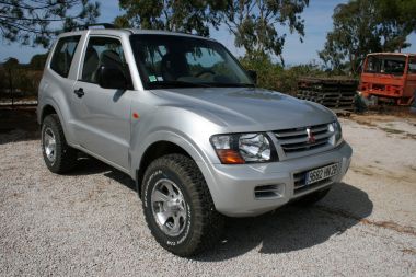 MITSUBISHI PAJERO