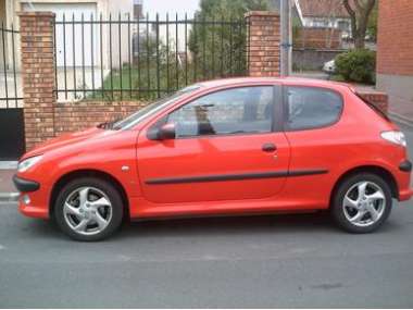 PEUGEOT 206