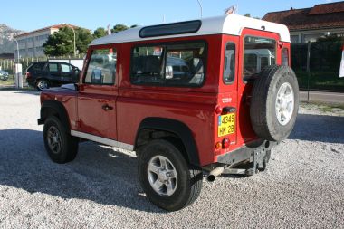 LAND ROVER
 90 DEFENDER