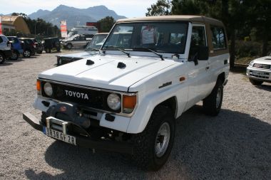 TOYOTA LAND CRUISER