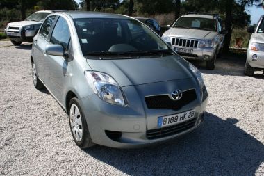 TOYOTA YARIS