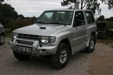 MITSUBISHI PAJERO