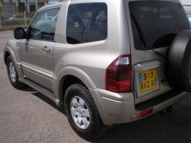 MITSUBISHI PAJERO