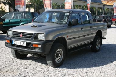 MITSUBISHI L200