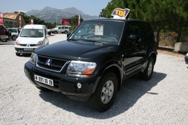 MITSUBISHI PAJERO