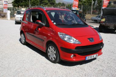 PEUGEOT 1007