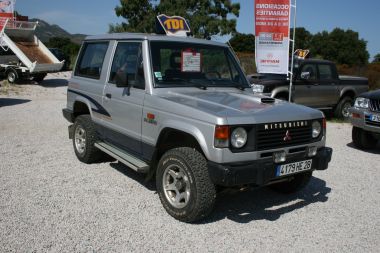 MITSUBISHI PAJERO