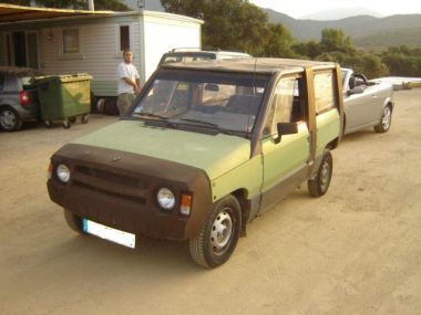 RENAULT R4