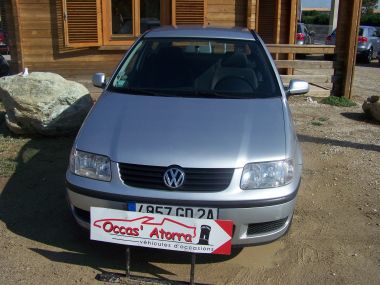 VOLKSWAGEN POLO